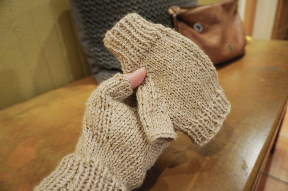 free knitting pattern fingerless gloves